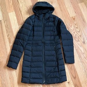 700 down fill North Face stretch parka
